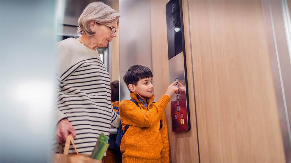 img_grandma-boy-elevator-residential-951x535
