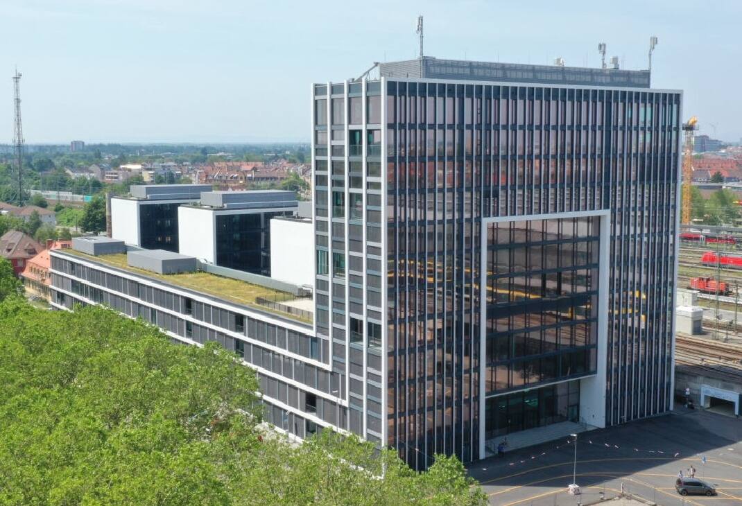 img_car6_hinterm hauptbhf