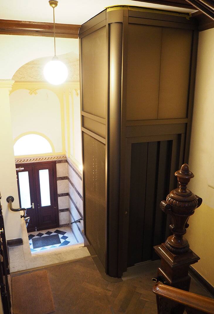 kone-image-referenz-scharperstrasse-berlin-nanospace-innen-hauseingang-730x1070